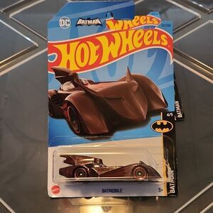 Hot Wheels Batman Batmobile NIP